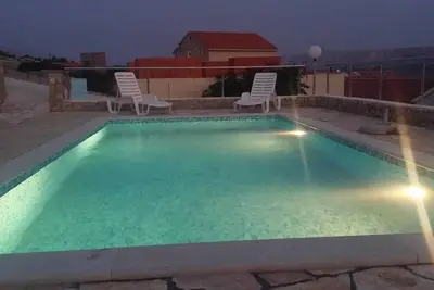 Image de Appartement de deux chambres avec le balcon et la vue sur le mer Zubovici, Pag (A-9365-c)