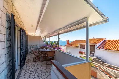 Image de Appartement de deux chambres avec la terrasse et la vue sur le mer Zavalatica, Korcula (A-547-d)
