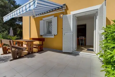 Image de Appartement d'une chambre avec la terrasse Artatore, Losinj (A-8022-a)