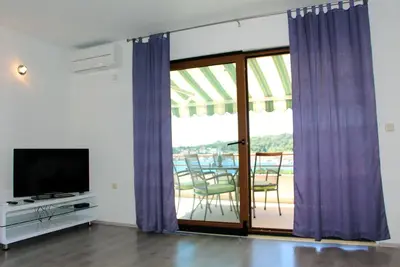 Image de Appartement d'une chambre avec le balcon et la vue sur le mer Tisno, Murter (A-5106-c)