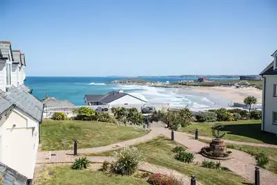 Appartement moderne avec une vue imprenable sur la plage de Fistral, Newquay