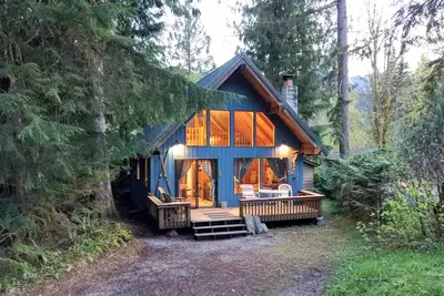 Image de Mt Baker Rim Cabine n ° 53 - Une cabane confortable avec une cheminée ouverte et un bain à remous extérieur