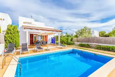 Villa Pi Verd - Cette villa comprend une piscine privée, Wi-Fi et proche des commodités