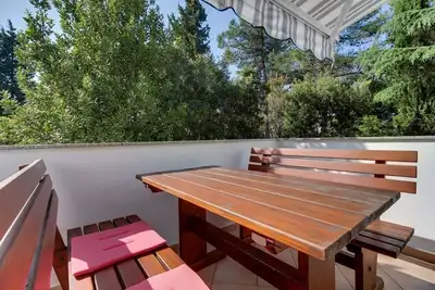 Appartement d'une chambre avec la terrasse Artatore, Losinj (A-8087-b)