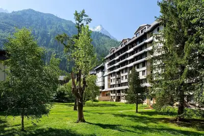 Image de Un appartement d'une chambre de qualité idéalement situé en face de l'arrêt de bus principal Chamonix Sud.