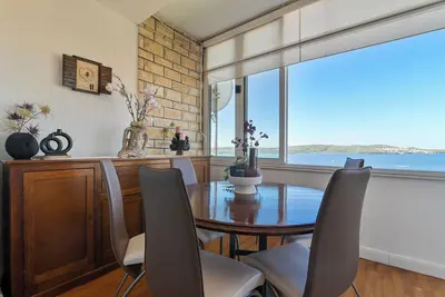 Image de appartement avec vue imprenable sur la mer