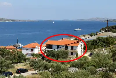Image de Appartement de deux chambres avec la terrasse et la vue sur le mer Sali, Dugi otok (A-454-b)