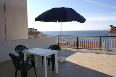 Image de Garçonnière avec la terrasse et la vue sur le mer Milna, Hvar (As-3074-a)