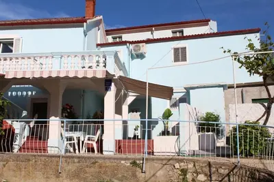 Appartement de deux chambres avec la terrasse Lukoran, Ugljan (A-11672-a)
