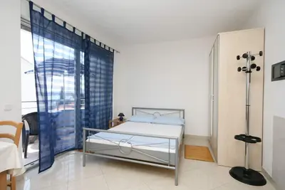Garçonnière avec le balcon et la vue sur le mer Dramalj, Crikvenica (As-5534-a)