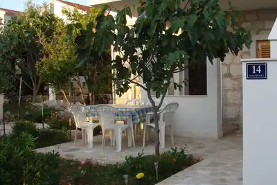 Image de Garçonnière avec la terrasse Vinisce, Trogir (As-11003-a)