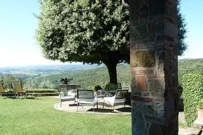 Image de Villa toscane avec vue imprenable, piscine, grand jardin et intimité