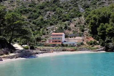 Image de Appartement de trois chambres prés de la plage Baie Prapatna, Hvar (A-5704-a)