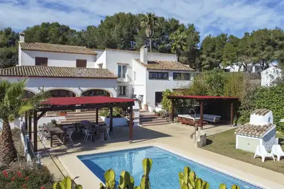 Image de Grande villa classique avec piscine privée à Javea, sur la Costa Blanca, Espagne pour 12 personnes