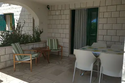Image de Appartement de deux chambres avec la terrasse Bol, Brac (A-13121-a)