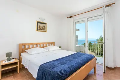Image de Appartement d'une chambre avec le balcon et la vue sur le mer Baska Voda, Makarska (A-300-d)