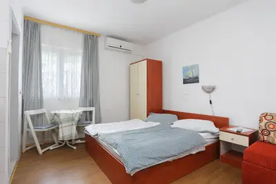 Image de Garçonnière avec air conditionné Tucepi, Makarska (As-6695-a)