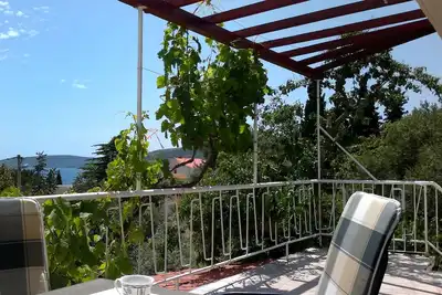 Image de Appartement de deux chambres avec la terrasse et la vue sur le mer Seget Vranjica, Trogir (A-1037-a)