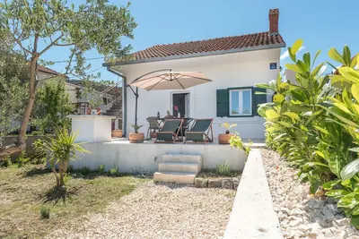 Image de Maison de vacances près de la mer Vinisce, Trogir (K-11482)