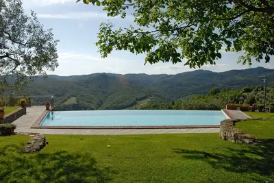 Image de Sous le soleil du Chianti. Vue, piscine et jacuzzi pour votre famille
