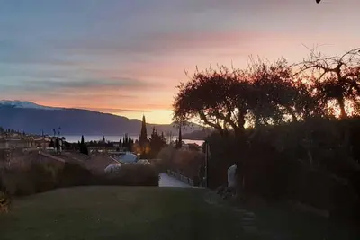Image de Meraviglioso appartamento indipendente con splendida vista sul lago