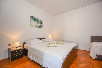 Image de Appartement d'une chambre avec la terrasse et la vue sur le mer Pag (A-6316-e)
