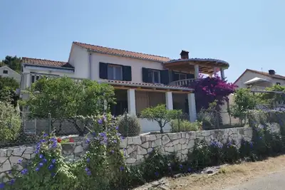 Image de Appartement d'une chambre avec la terrasse et la vue sur le mer Splitska, Brac (A-2923-a)