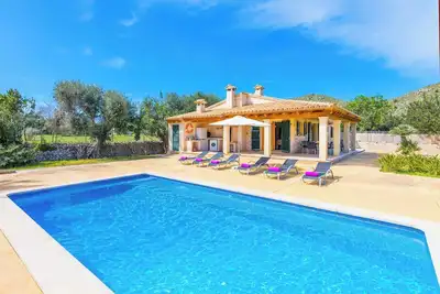 Image de Villa Marilen Petit - Cette villa comprend une piscine privée, Wi-Fi & A / C