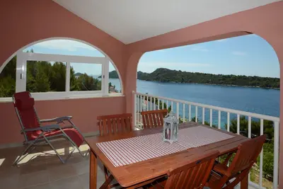 Image de Appartement de deux chambres avec la terrasse et la vue sur le mer Karbuni, Korcula (A-13217-d)