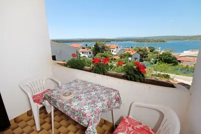 Image de Appartement de deux chambres avec le balcon et la vue sur le mer Punat, Krk (A-5428-a)