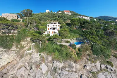 Image de Villa avec piscine privèe  d'eau de mer et access a la mer