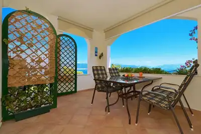 Image de Appartement de deux chambres avec la terrasse et la vue sur le mer Slatine, Ciovo (A-5158-a)