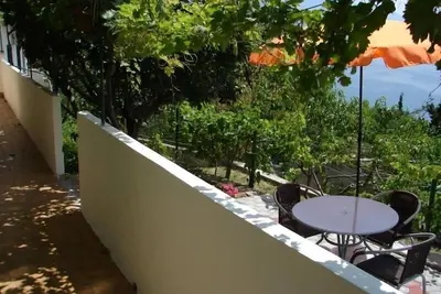 Appartement d'une chambre avec la terrasse et la vue sur le mer Marusici, Omis (A-8632-a)