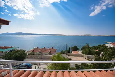 Image de Appartement de deux chambres avec la terrasse et la vue sur le mer Vidalici (Pag) (A-9393-b)