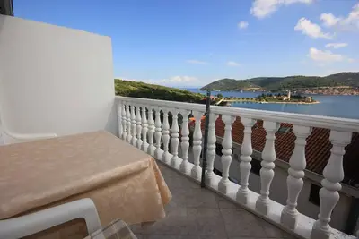 Appartement d'une chambre avec la terrasse et la vue sur le mer Vis (A-8531-a)