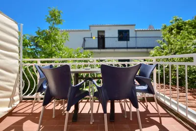 Image de Appartement de deux chambres prés de la plage Arbanija, Ciovo (A-8651-c)