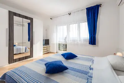 Image de Appartement d'une chambre avec le balcon et la vue sur le mer Klenovica, Novi Vinodolski (A-5575-a)
