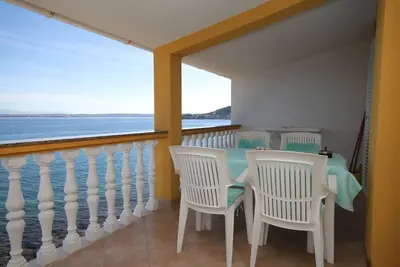 Image de Appartement de trois chambres prés de la plage Preko, Ugljan (A-8384-c)