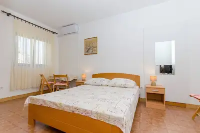 Image de Garçonnière avec la terrasse Postira, Brac (As-765-a)