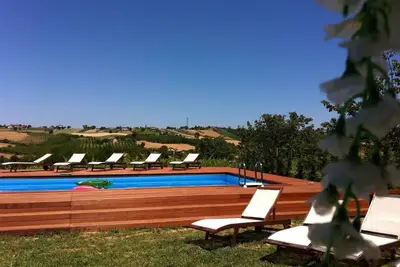 Image de Appartement avec deux chambres, 2 salles de bain. Piscine, wifi, espace enfants, parking, climatisation