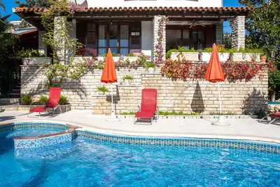 Image de Villa Masha est une maison individuelle, pouvant accueillir très joliment 6 à 7 personnes