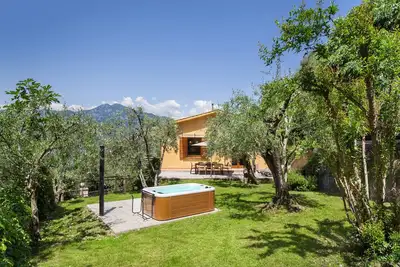 Image de Villa Carducci with lake view