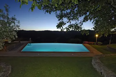 Image de Typique, charmant avec vue sur le Chianti, piscine et jacuzzi