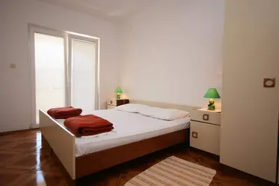 Image de Appartement de deux chambres avec la terrasse et la vue sur le mer Pag (A-6311-a)
