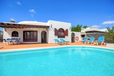 Image de Villa Bianchi - Cette villa est proche des agréments locaux a Wi-Fi et une piscine privée