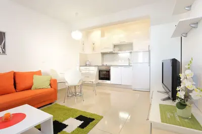 Image de Appartement d'une chambre avec la terrasse et la vue sur le mer Podgora, Makarska (A-2594-a)