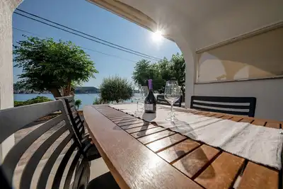 Image de Appartement de deux chambres prés de la plage Supetarska Draga - Gornja, Rab (A-11579-c)