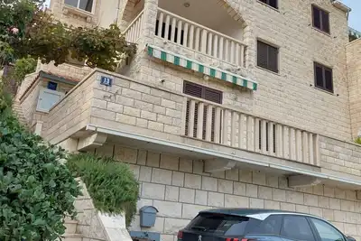 Image de Appartement de deux chambres avec la terrasse et la vue sur le mer Postira, Brac (A-700-b)