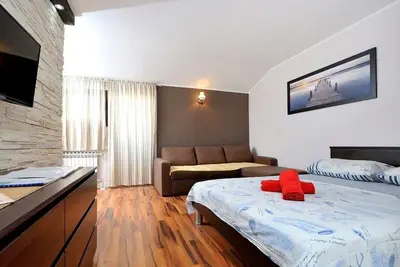 Image de Garçonnière avec le balcon Sukosan, Zadar (As-5906-a)