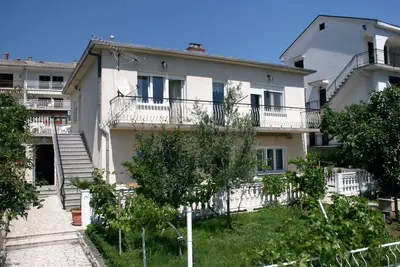 Image de Appartement de deux chambres avec la terrasse et la vue sur le mer Selce, Crikvenica (A-5475-a)